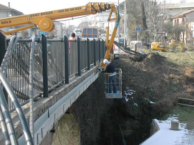 Servizio di sollevamento pesante a Rimini